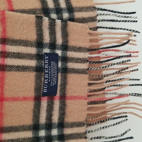 COPY - Burberry 100% Cashmere Scarf - Picture 3 of 8